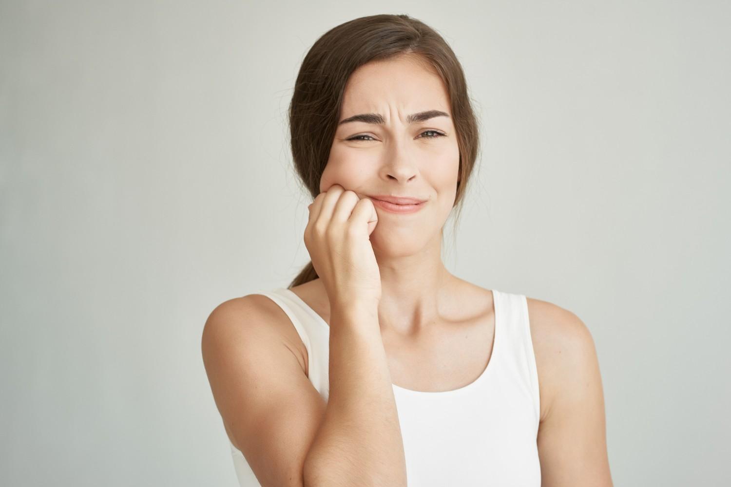 How to Heal Sore Gums After Tooth Extraction